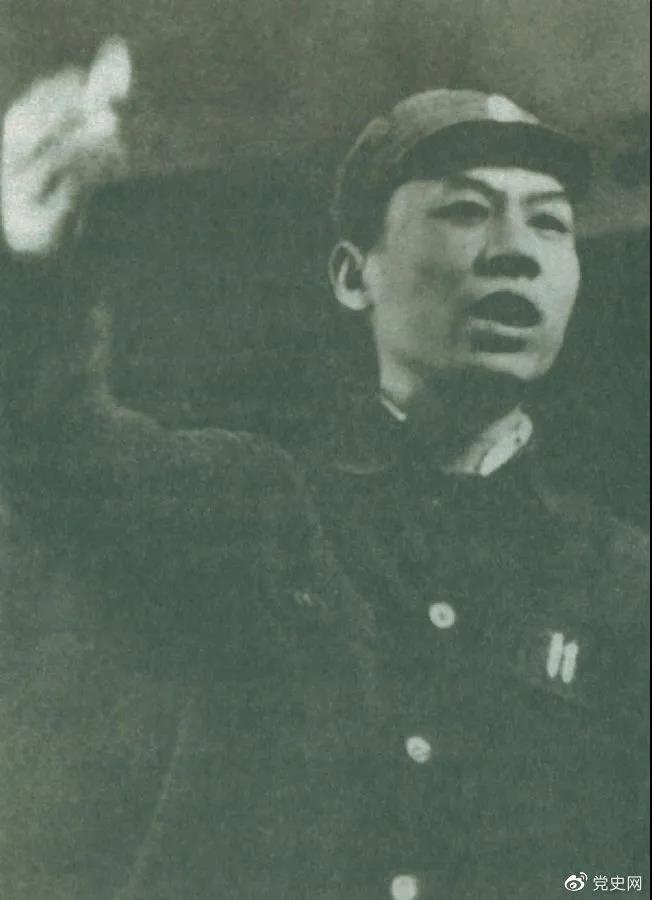 1943年，劉少奇在延安。