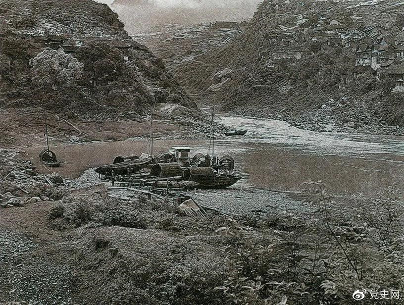 1935年3月21日至22日，紅一方面軍四渡赤水的渡口之一——二郎灘渡口。