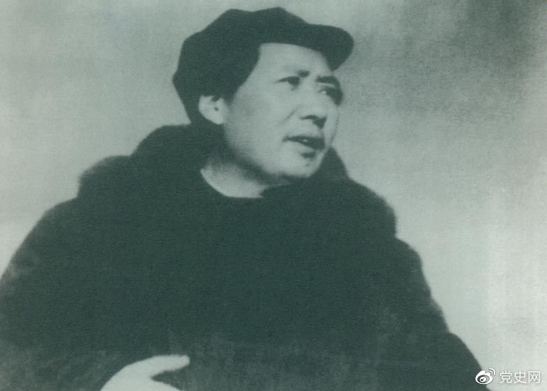 　　1949年3月23日，毛澤東率領中共中央機關離開西柏坡前往北平。出發(fā)時，他對周恩來說，今天是進京的日子，進京趕考去。我們決不當李自成，我們都希望考個好成績。