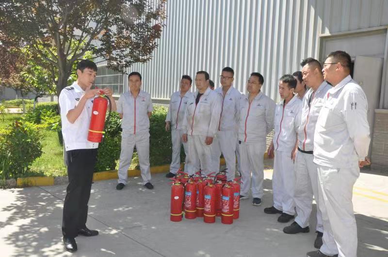 天水合金開(kāi)展“安全月”消防培訓(xùn)及消防演練活動(dòng).jpg